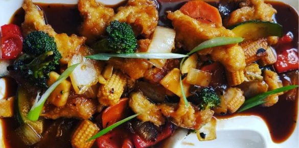 chicken with roasted vegetables at Mendy's deli