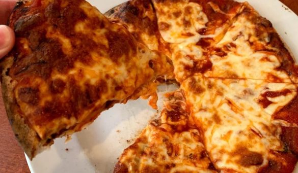 personal pizza pie at spoons of Boro Park